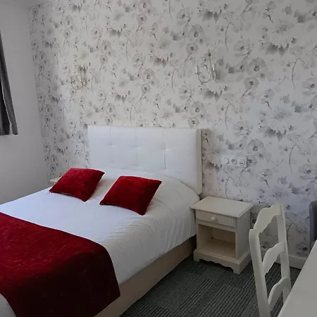 Отель Le Mareuillais Hotel-restaurant 2*