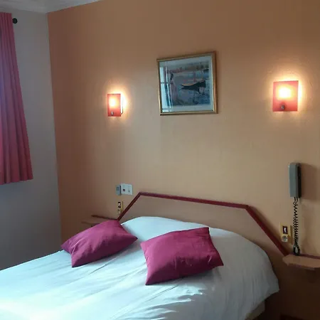 Отель Le Mareuillais Hotel-restaurant