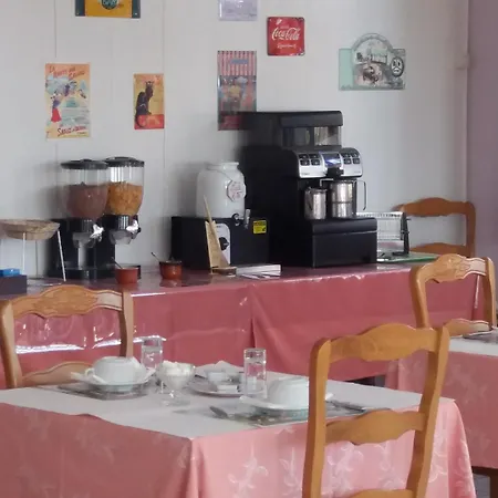 Отель Le Mareuillais Hotel-restaurant 2*