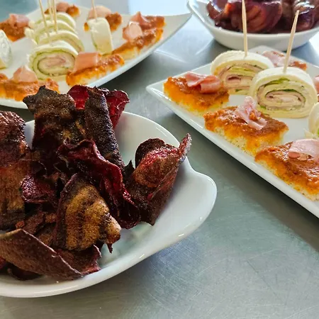 Отель Le Mareuillais Hotel-restaurant 2*