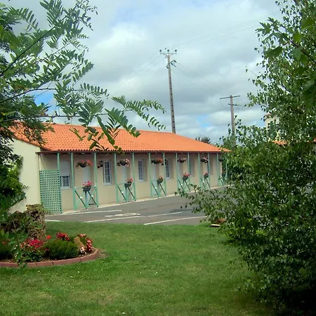 Отель Le Mareuillais Hotel-restaurant